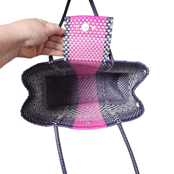 Plastic Woven Purple and Pink Shoulder Beach Bag Tote - Magnet Snaps - NWOT!!! - Picture 3 of 6